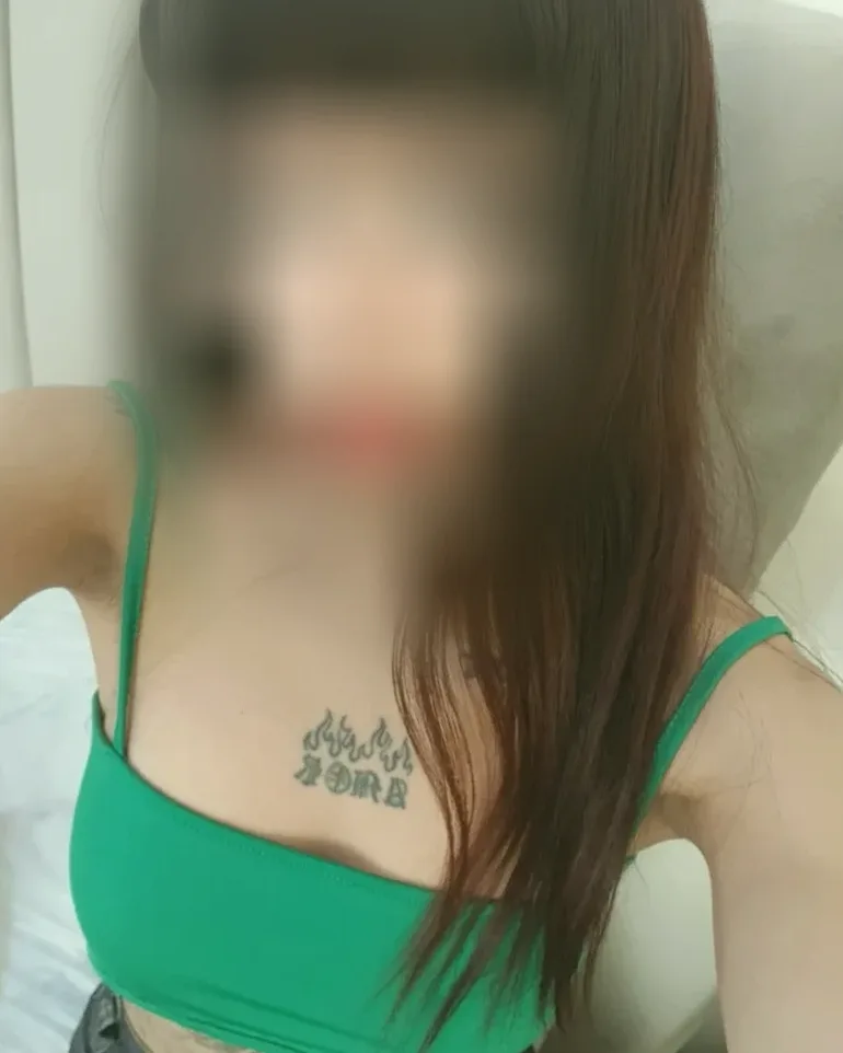 Alina, 32