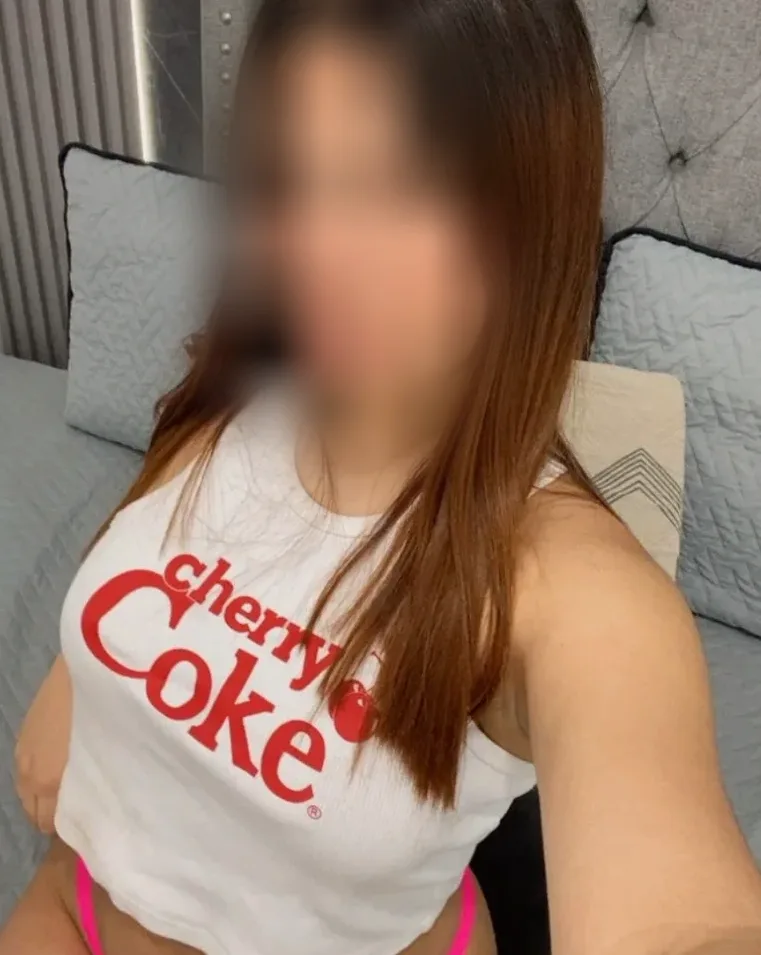 Büsra, 20